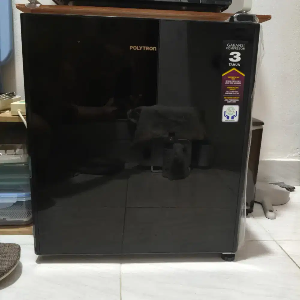 Kulkas Mini Polytron PRH 51 Normal Dingin