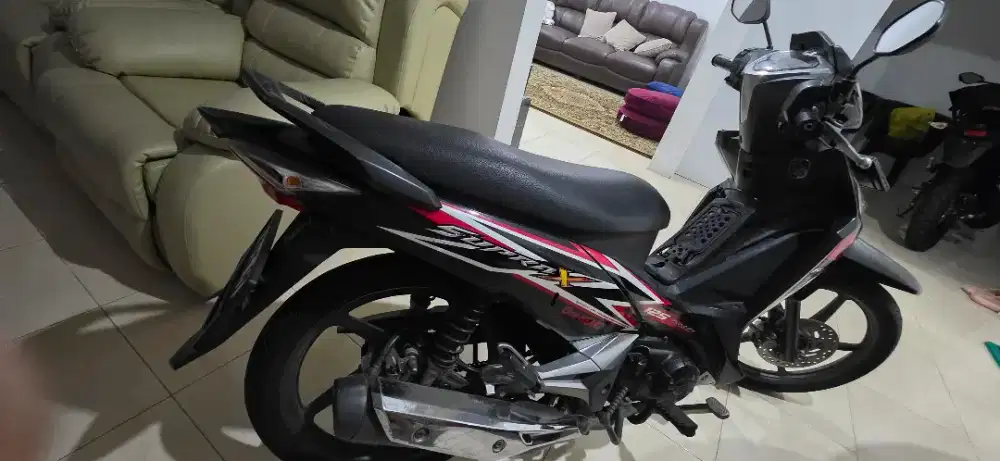 HONDA SUPRA X 125 TAHUN 2015 WARNA HITAM KONDISI BAGUS SIAP PAKAI