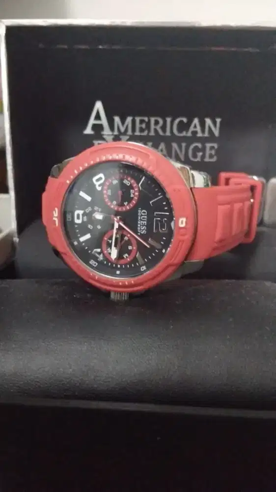 Jam tangan Guess Steel dengan model W0967G1