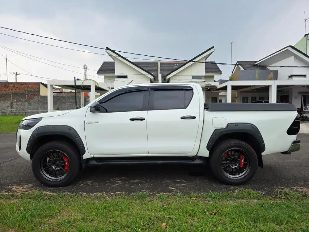 Hilux Full Spek murah