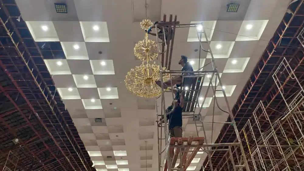 JASA BONGKAR PASANG LAMPU KRISTAL