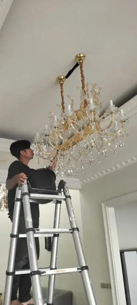 JASA CUCI LAMPU KRISTAL