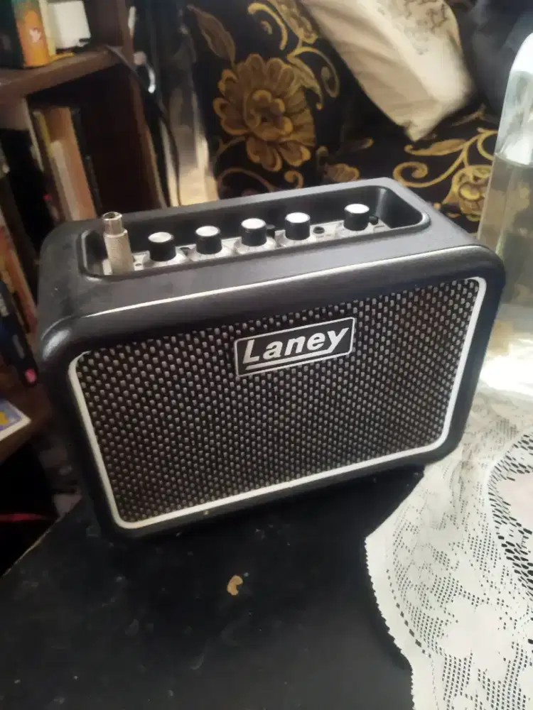 Laney Mini-St-SuperG 2x3W Stereo Amplifier, bluetooth.
clean and drive