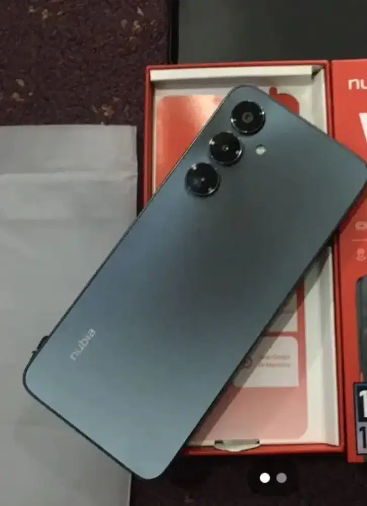 Nubia V80Max. Black. 8/128gb