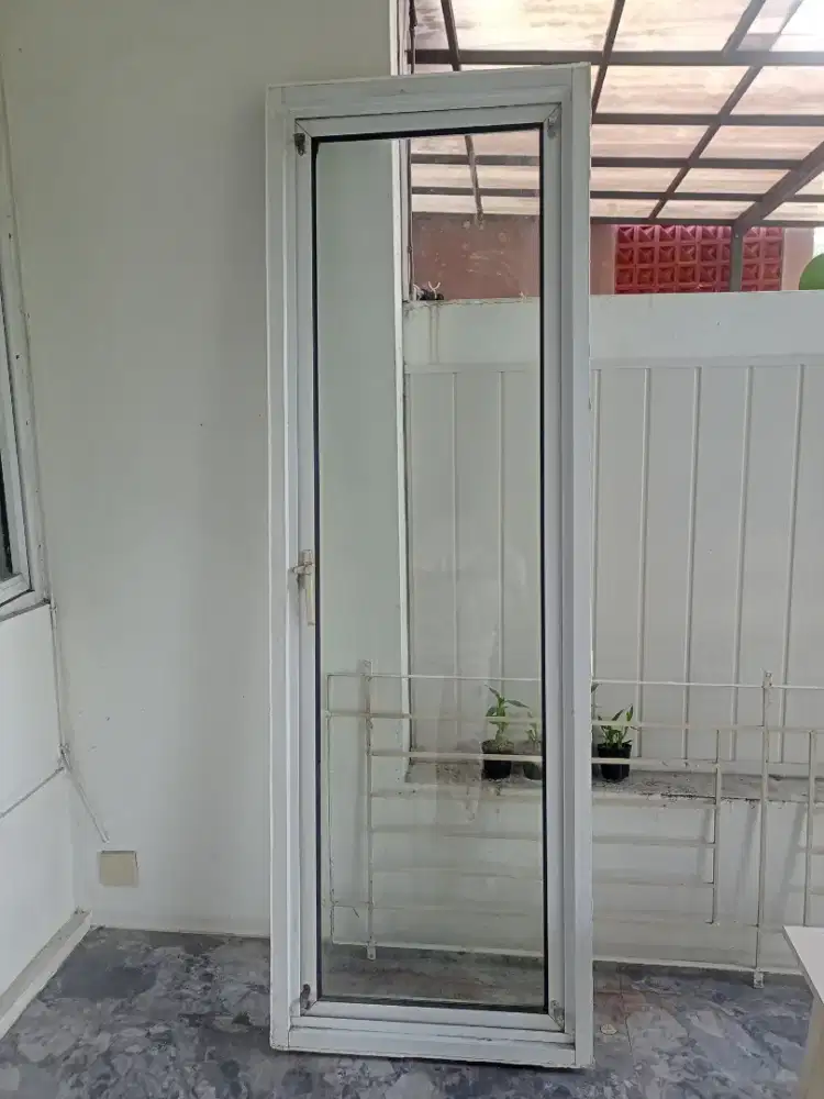 Jual Kusen Jendela Aluminium Minimalis Bekas