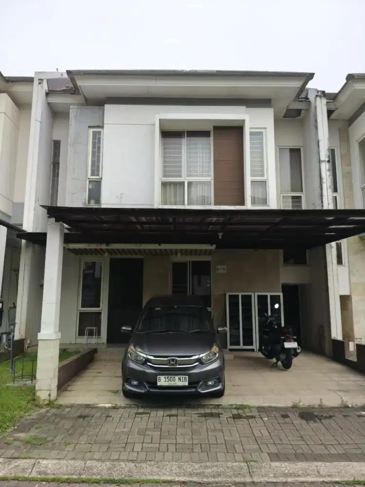 Rumah 2 lantai di komplek The Green BSD cluster Royal Blossom