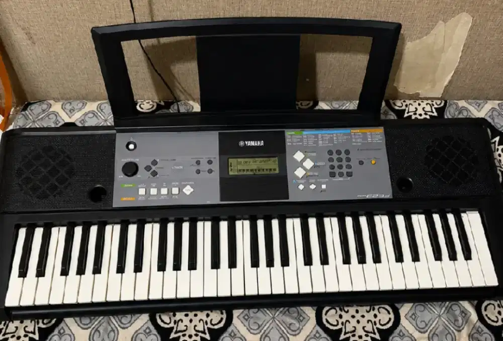 Keyboard Yamaha PSR E233