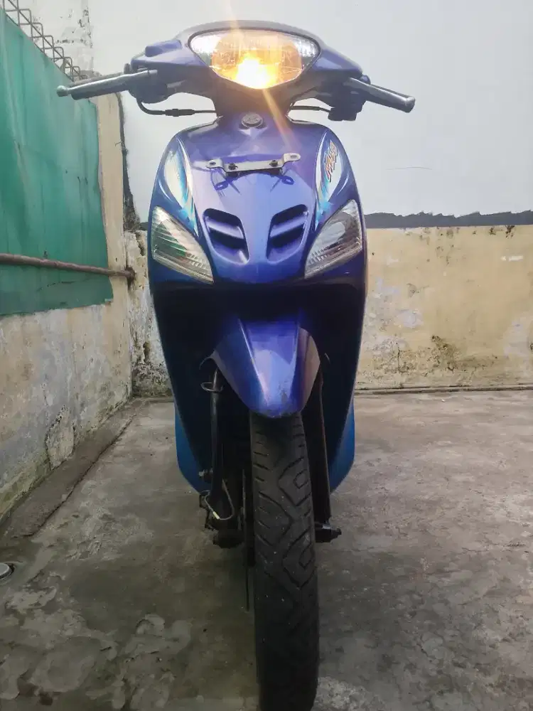 Mio karbu warna biru