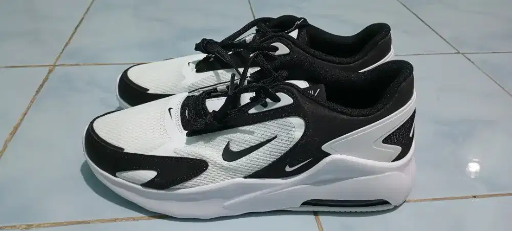 Dijual sepatu nike ori size 44