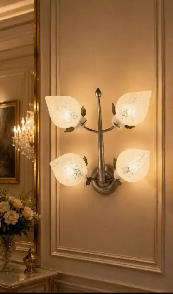 Lampu dinding cantik dan estetik