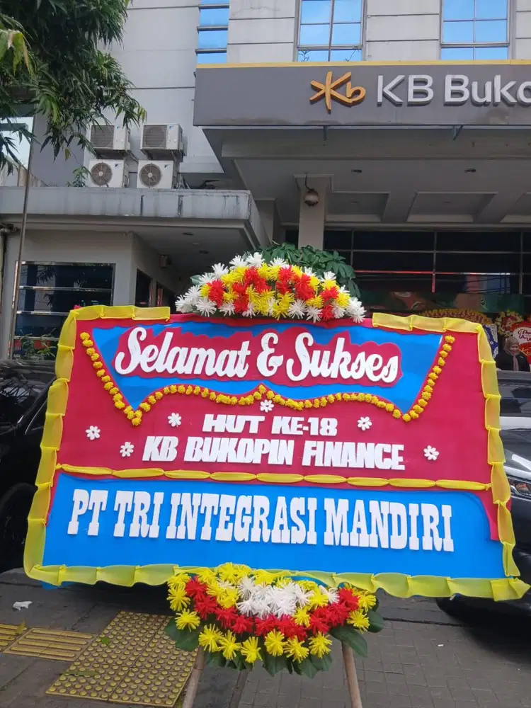 DIcari Kurir untuk mengantar Bunga papan