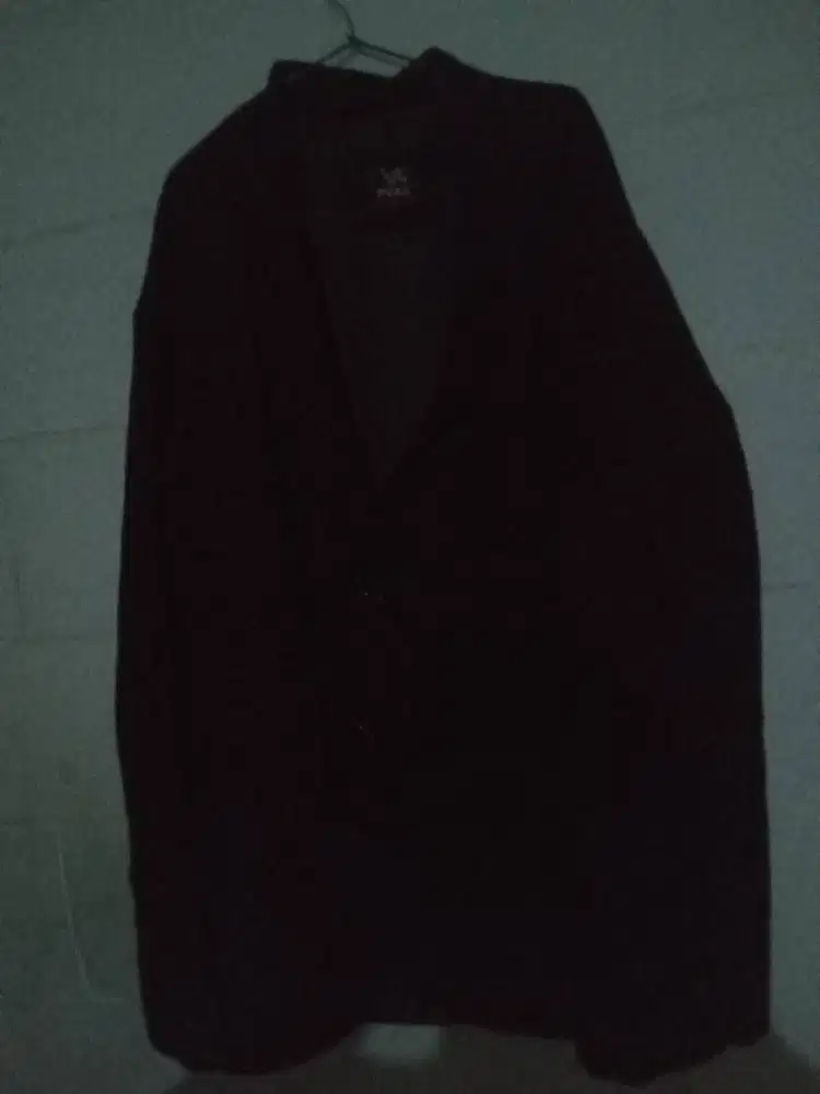 Blazer pria hitam