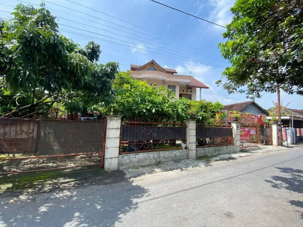Rumah Luas Dekat Blok O Pelem Banguntapan