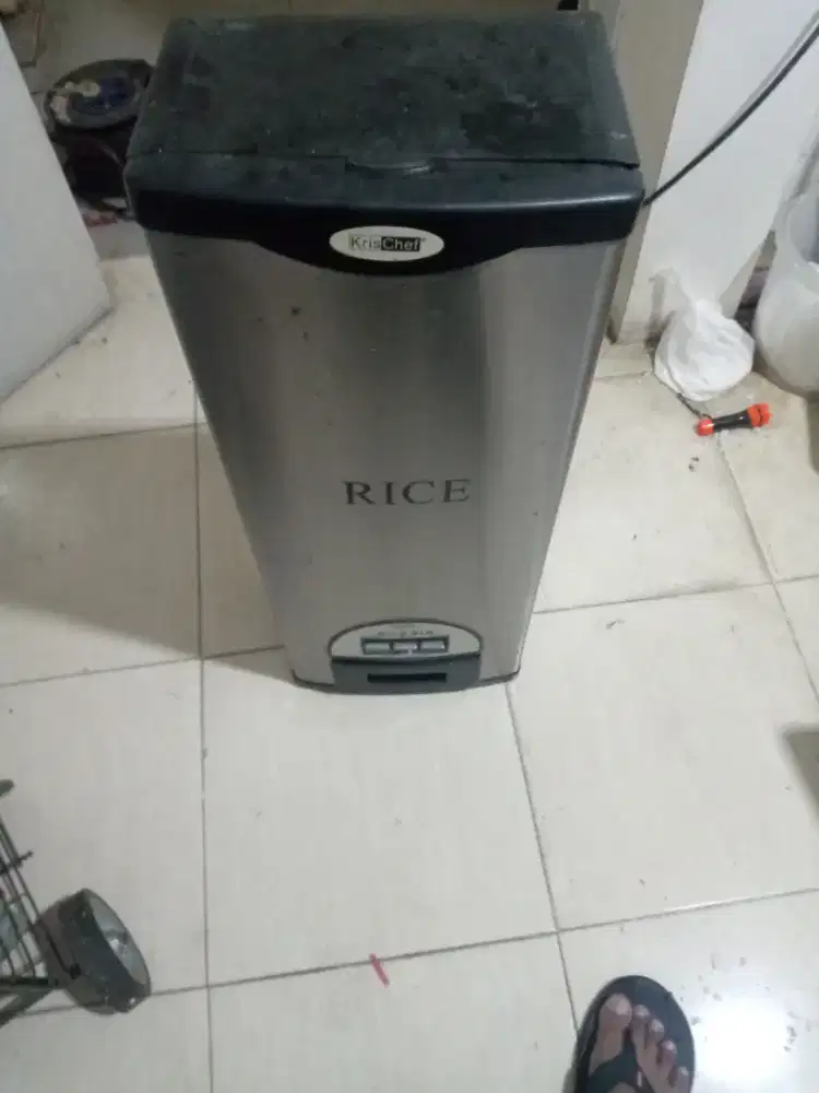 Jual dispenser beras kondisi masih bagus