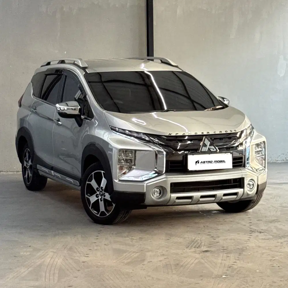 XPANDER CROSS 2021 / 2020 Matic Bagus Murah Kredit Bekas Surabaya Tgn1