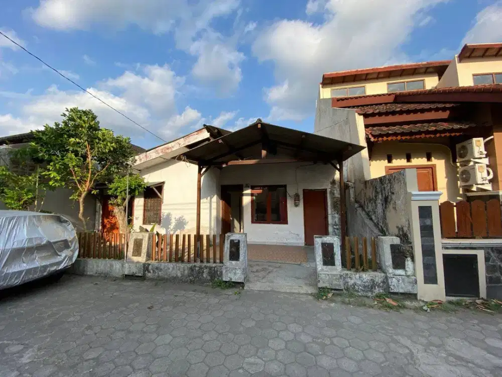 Tanah Ada Bangunan Gowok Caturtunggal Depok Sleman Dekat Amplaz