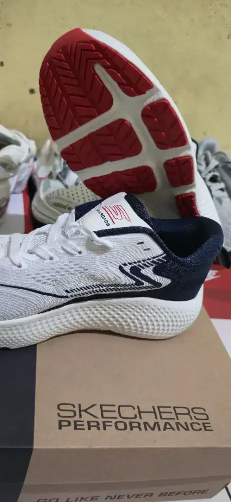 jual sepatu baru size 42