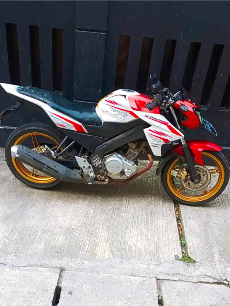 Yamaha Vixion 2013 kesayangan Rawatam Kinclong Lengkap tinggal pakai