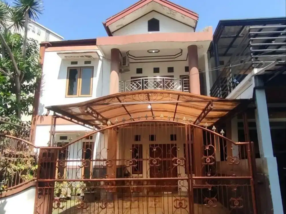 Rumah Mewah 2 Lantai di Komplek Antapani Bandung, 4 Kamar Tidur, One Gate System