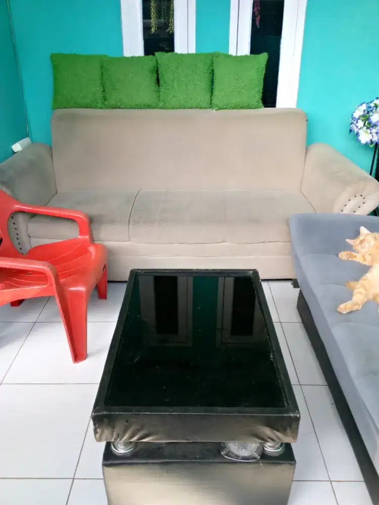 Dijual sofa cream + meja ny