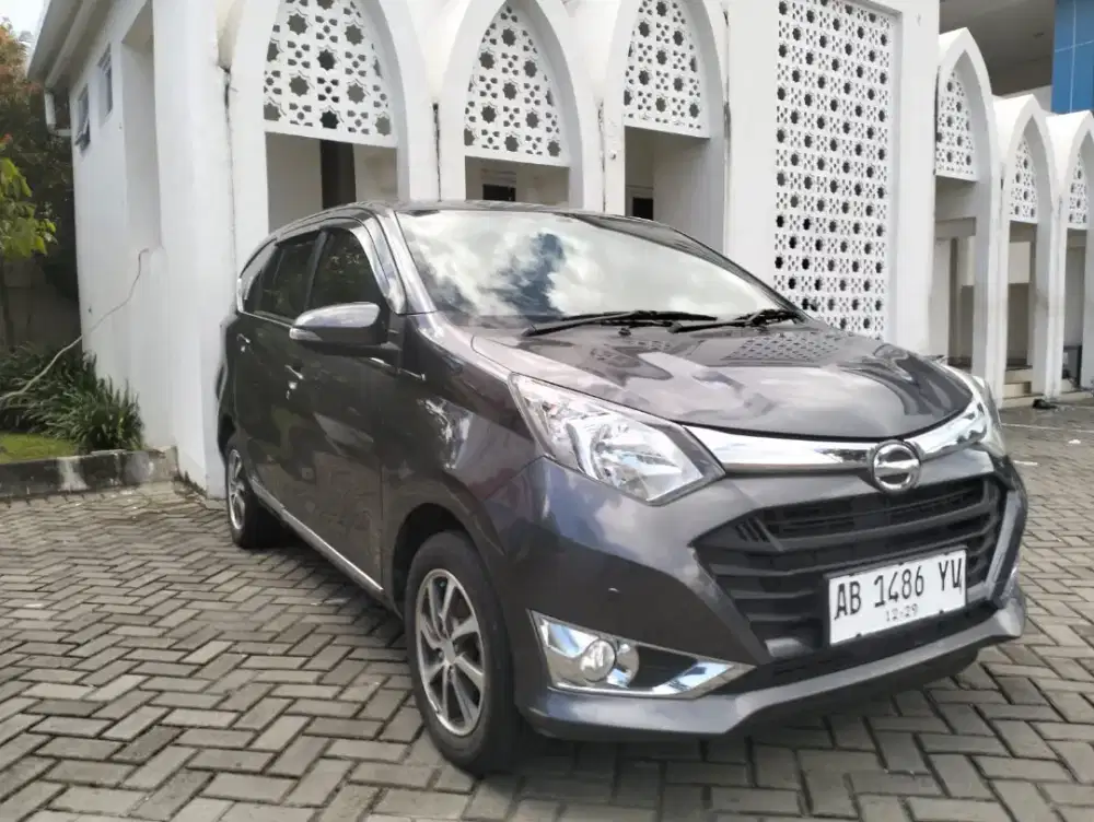 Mobil Sigra 2018 Abu Metalik (Warna Favorit )