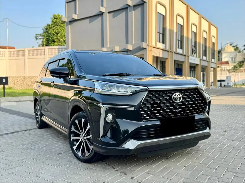 (KM 18 RIBU) Toyota Veloz Q CVT Hitam 2023  GRESS LIKE NEW