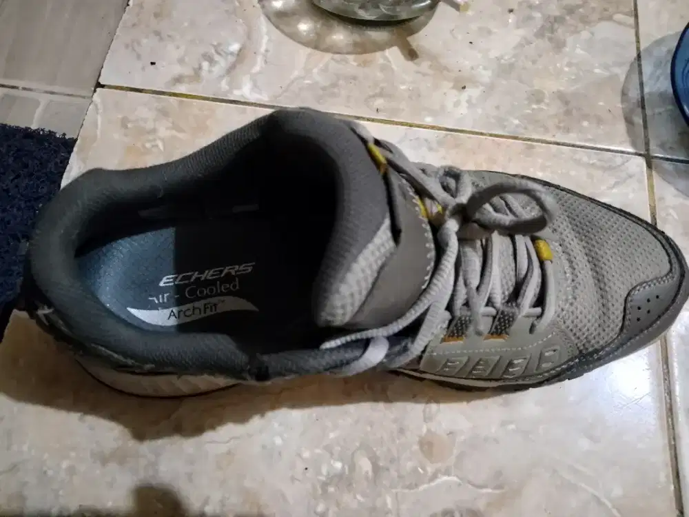 Mahar sepatu adventure size 45