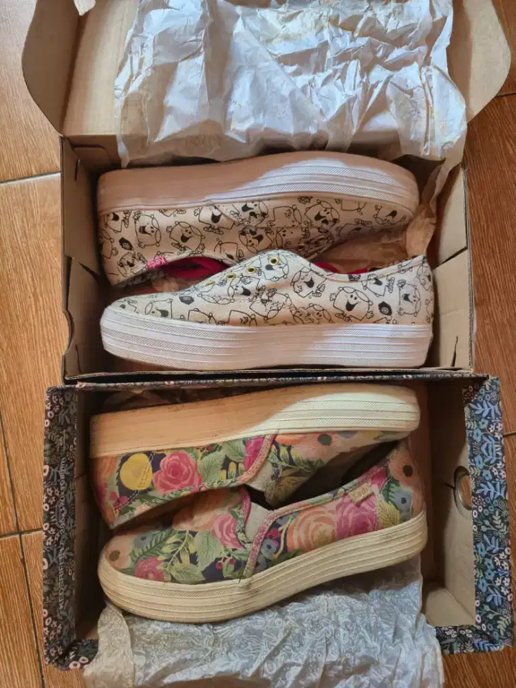 Sepatu keds wanita