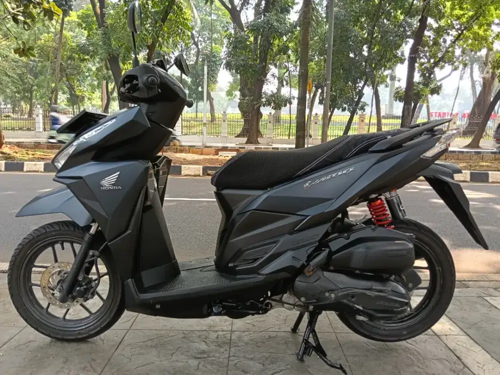 DIJUAL CASH HONDA VARIO 150 LED OLD THN 2016 PJK IDUP SIAP PAKAI