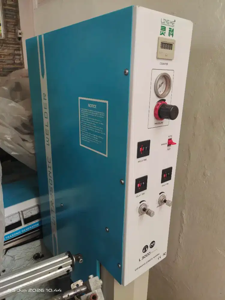 Mesin ultrasonic welder plastic