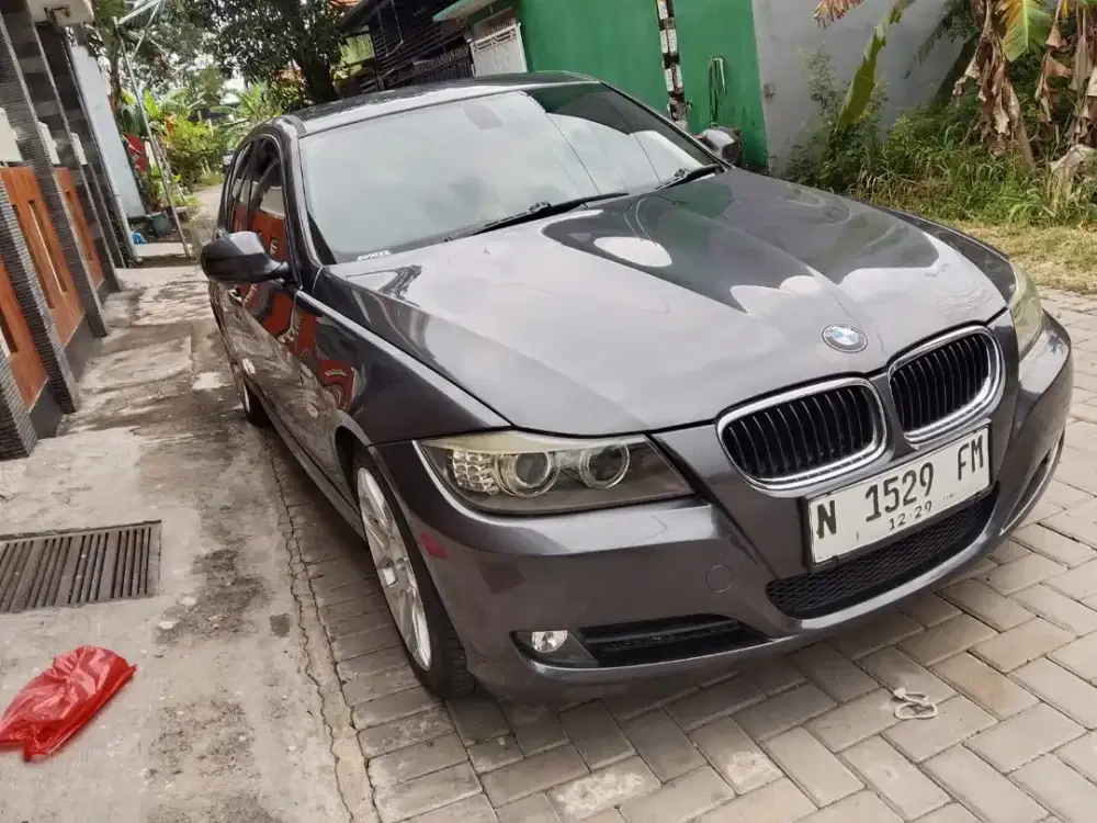 BMW 320i th 2009 super istimewa