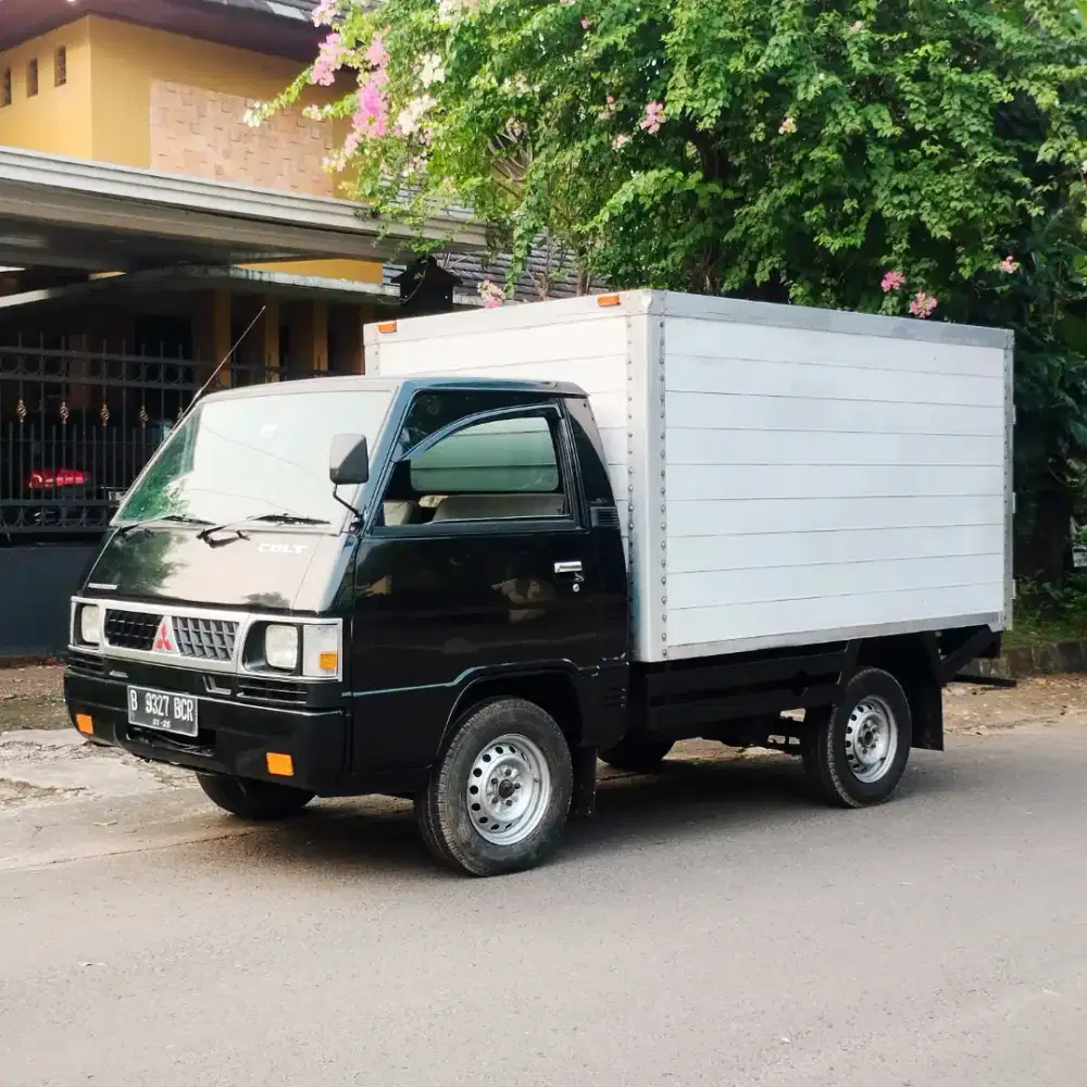 Terima Pajak Hidup‼️Mitsubishi L 300 BOX 2.5 PS  Diesel Tahun 2015