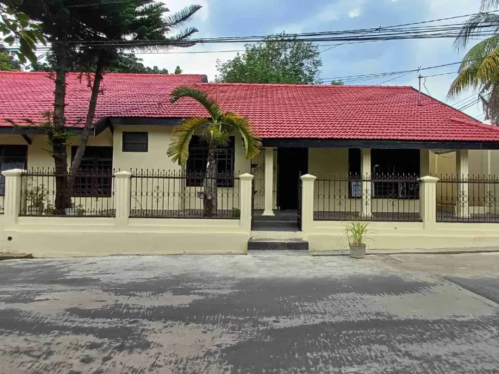 Dijual Rumah Bagus Siap Huni di Jalan Kolonel Haji Burlian Palembang