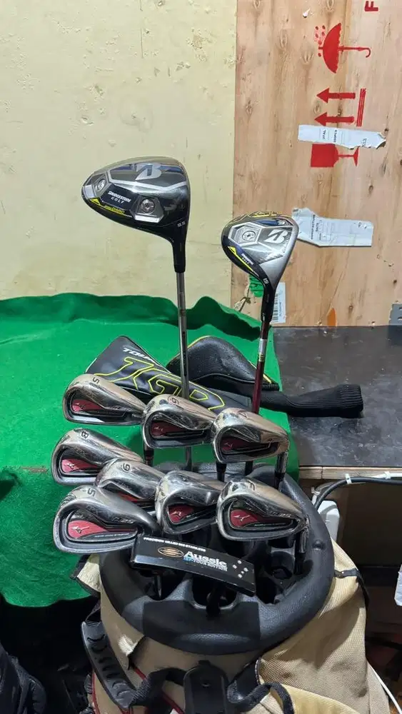 Set stick stik golf mizuno dan bridgestone