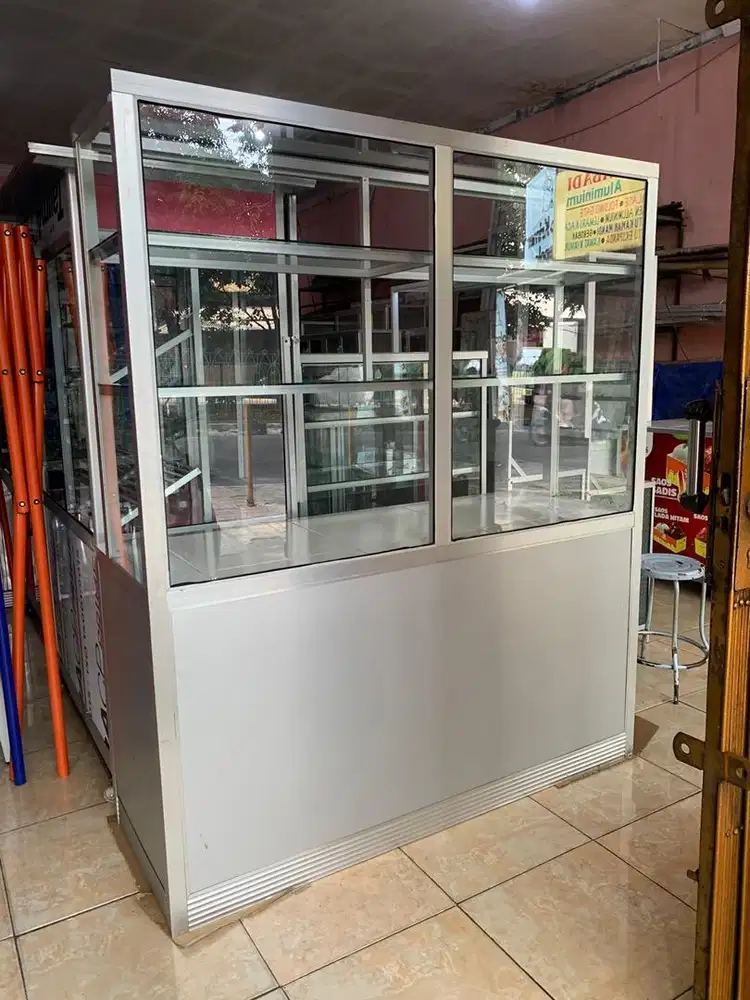 Etalase gerobak alumunium bekas 150cm
