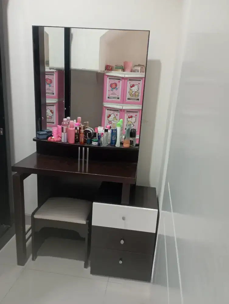 Meja Rias 1 Set