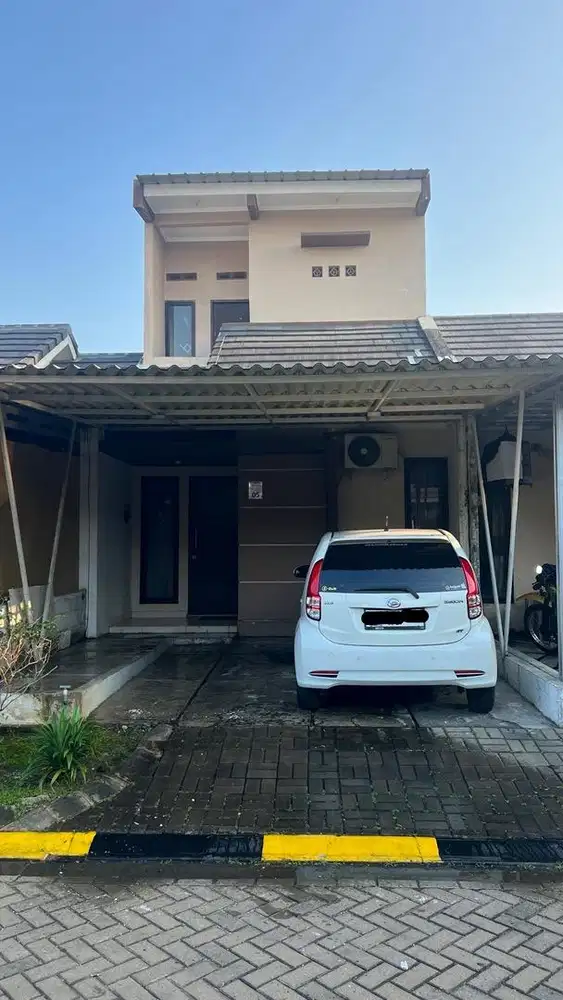 OVER KREDIT RUMAH 2 LANTAI SIAP HUNI BEBAS BANJIR 600 JT (Nego)
