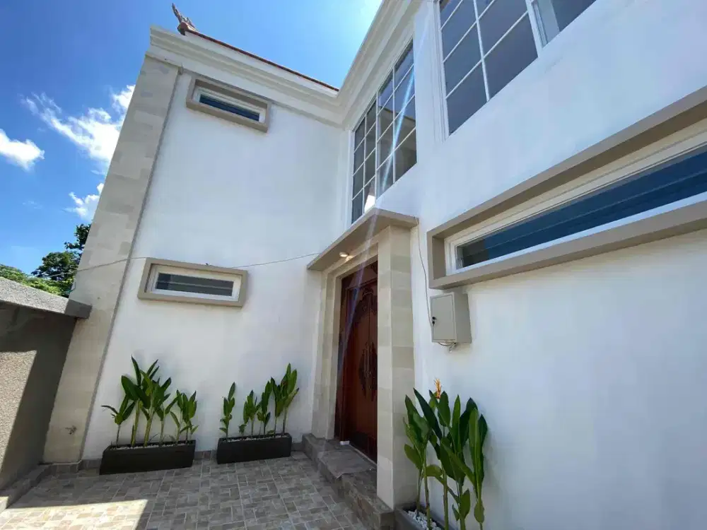 Suasana Tropis Modern Vila Full Ukiran Kayu Bali