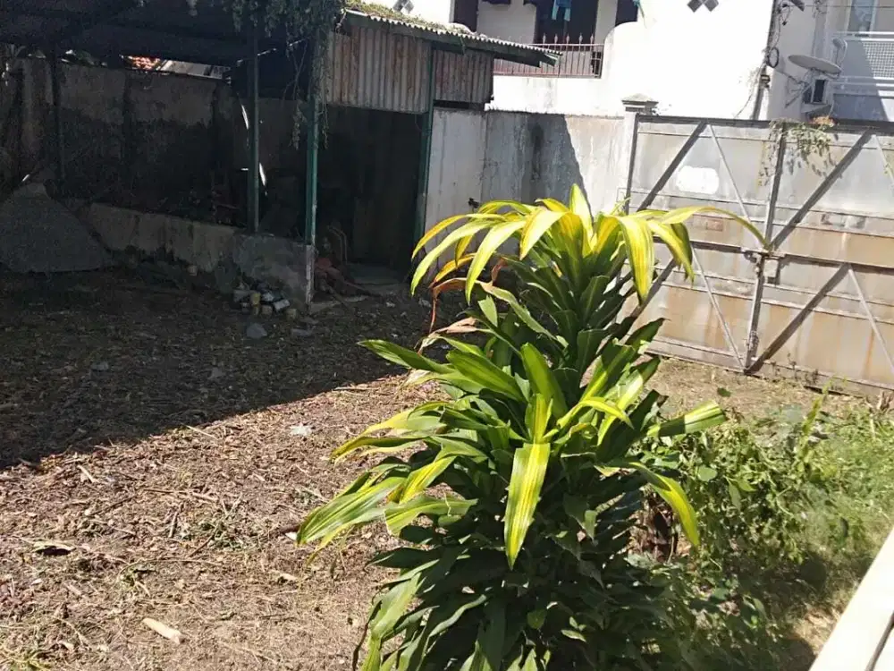 Dijual Rumah Hitung Tanah Kompleks Perumahan Barata Jaya 3 Kavling
