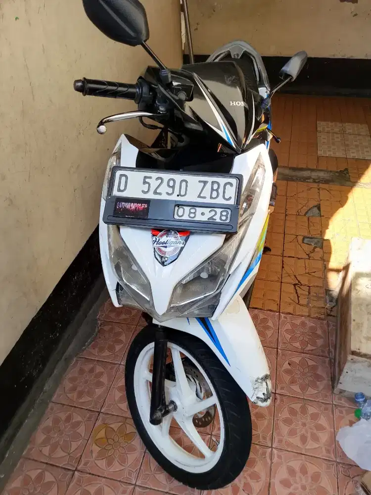 Vario KZR 2013 putih