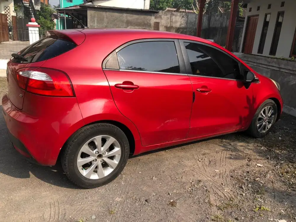 Kia rio merah matic plat AB lokasi Ngaglik Sleman