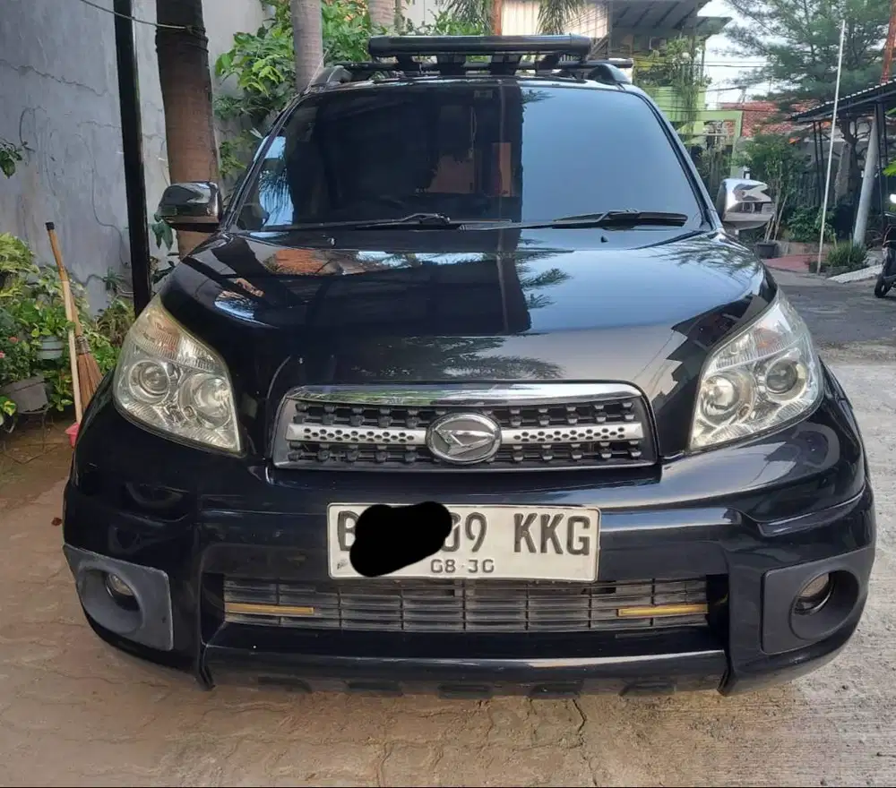 Daihatsu Terios TX Adventure 2011 Automatic Hitam