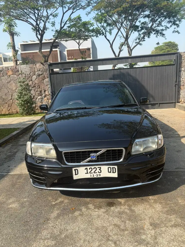 VOLVO S80 LIMOUSINE 2.3 TURBO 2005 - ELEGAN, GAGAH & BERTENAGA