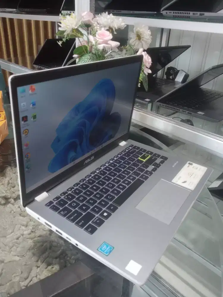 Laptop Asus E410M Intel N4020 Ssd 512 Keyboard Nyala