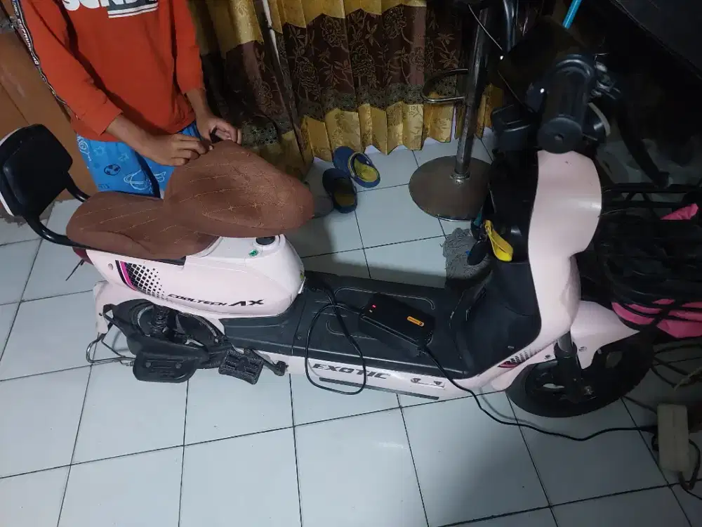 Sepedah listrik pink