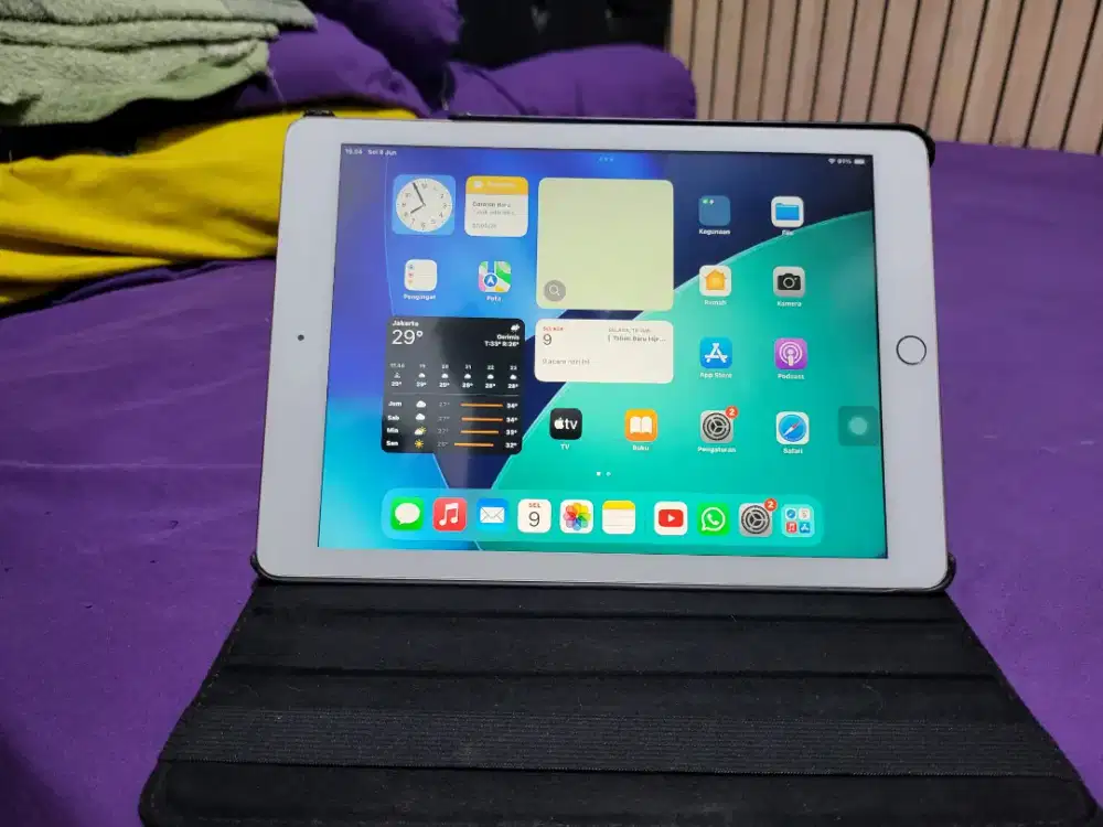 IPAD APPLE Gen 6 32GB Wifi MURAHH Siap pakai Lok. PAMULANG UNPAM