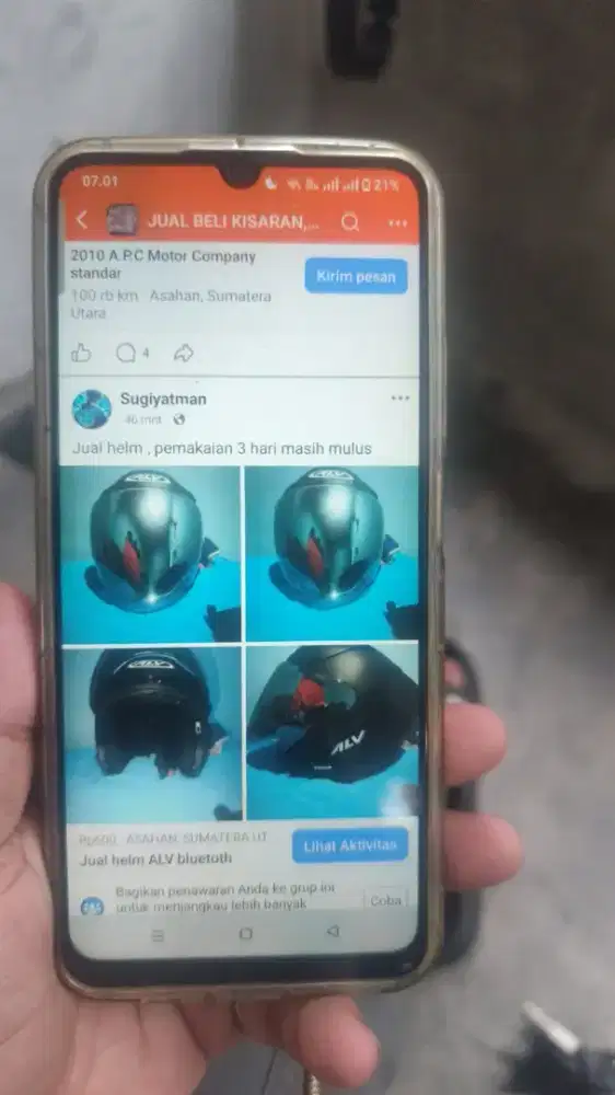Menginformasi helmm
