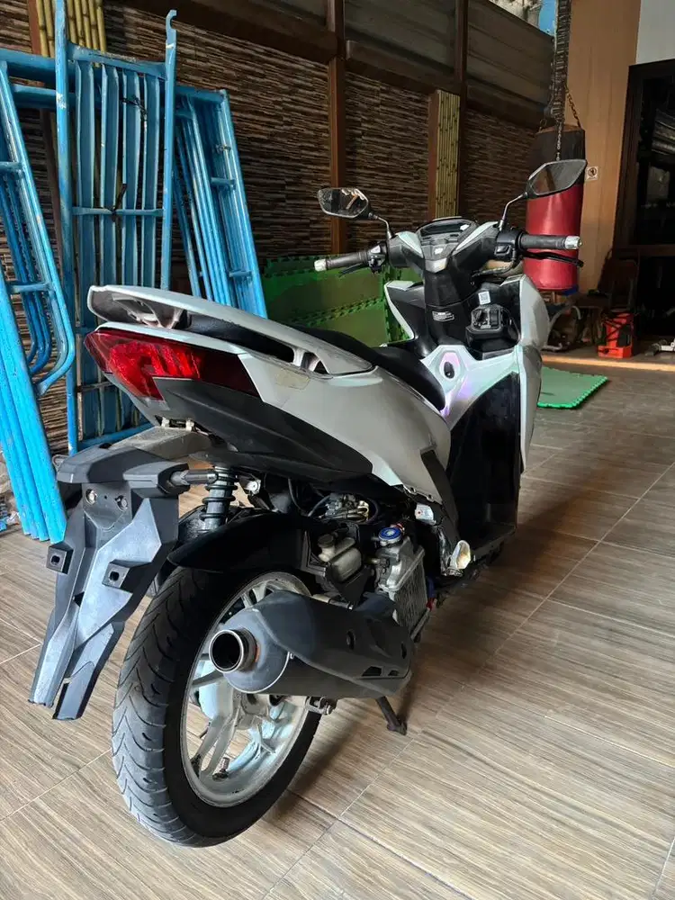 Vario 150 2020 warna putih