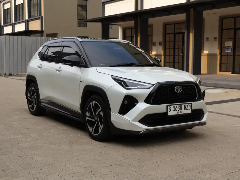 Toyota Yaris Cross 1.5 Hybrid TSS at 2023 Two Tone