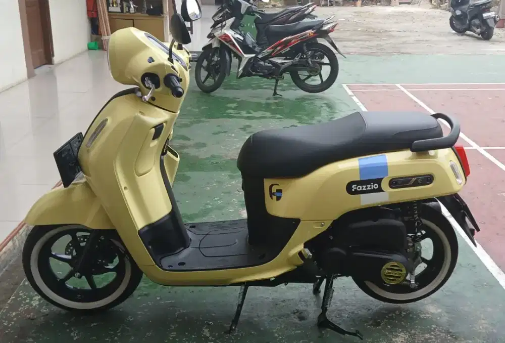 Dijual fazzio kuning 125cc.